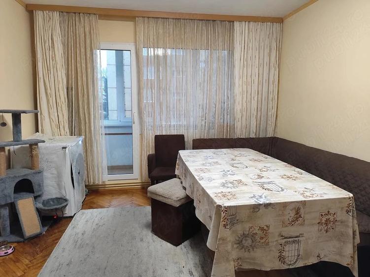Apartament cu 3 camere nedecomandat, mobilat în Astra