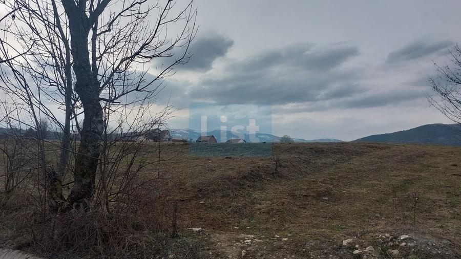 Casă cu 2 camere cu Teren 2295 Mp în Mărgău