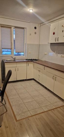 Apartament cu 3 camere decomandat în Hipodrom 3