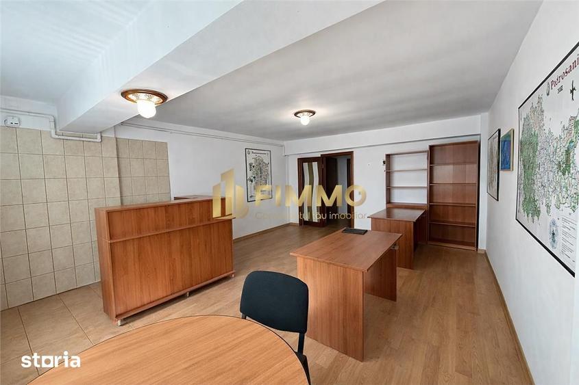 Apartament cu 3 camere decomandat în Sud