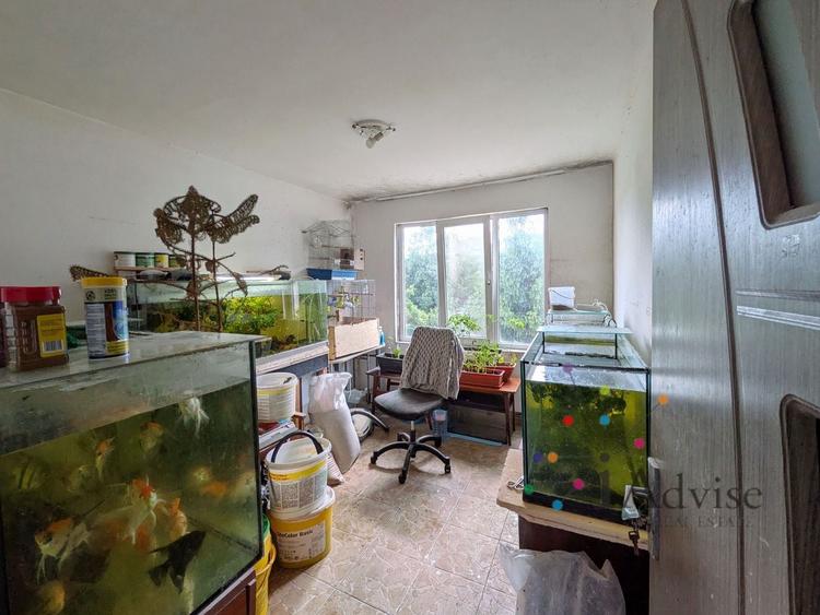 Apartament cu 4 camere decomandat în Dârste