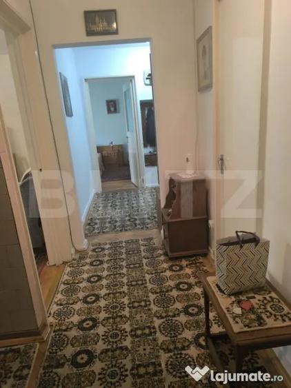 Apartament de vanzare, cu 3 camere si 3 balcoane, 74 mp, zon - 7