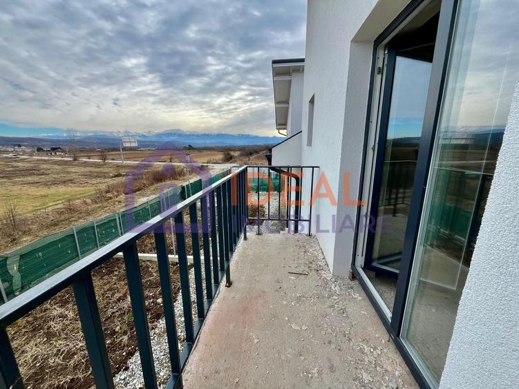 Duplex cu 4 camere cu Canalizare în Mohu
