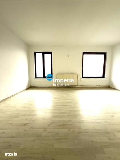 Casă cu 8 camere cu Teren 300 Mp în Ciurea