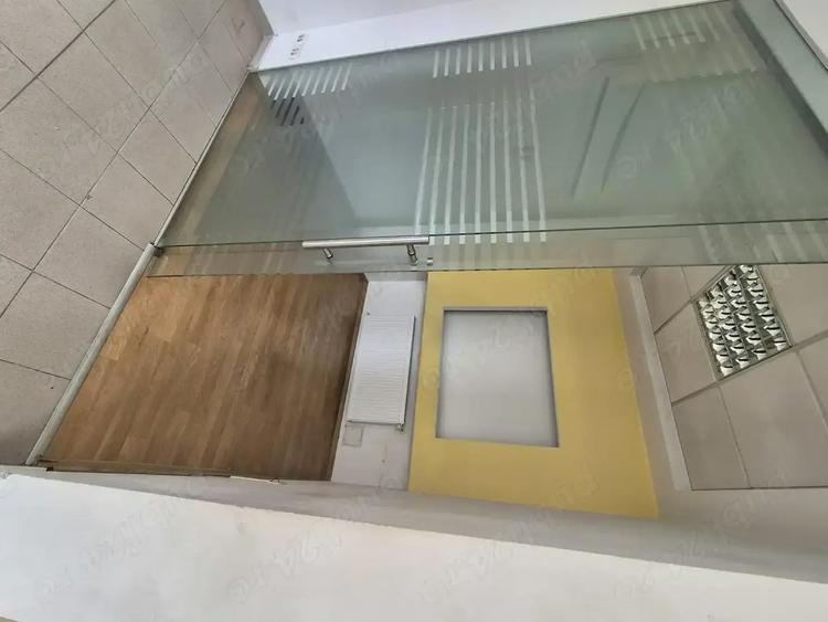 Spațiu comercial, de 150 mp, în Micro IV