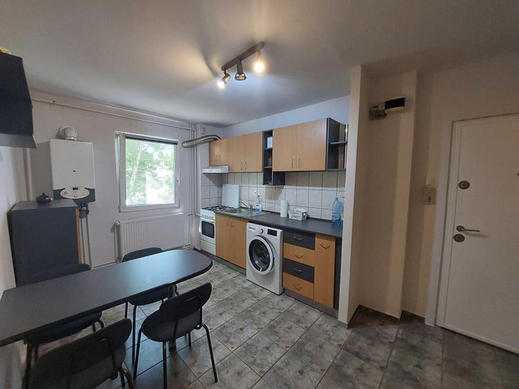 Apartament cu 2 camere semidecomandat în Circumvalațiunii