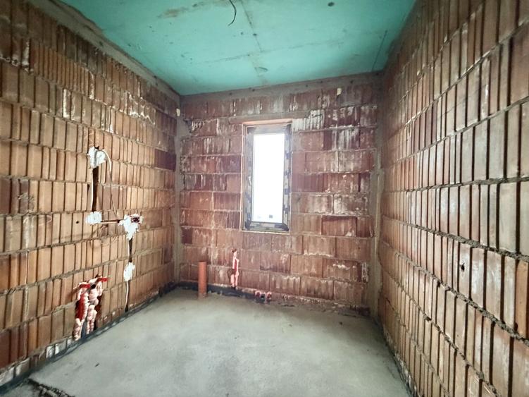 Casă individuală cu 4 camere cu Teren 533 Mp în Sânmihaiu Român
