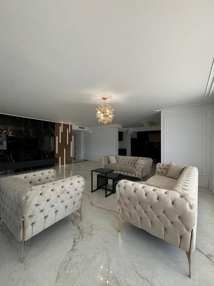 Penthouse cu 5 camere decomandat în Pipera