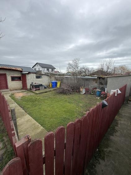 Casă cu 3 camere în Corbu
