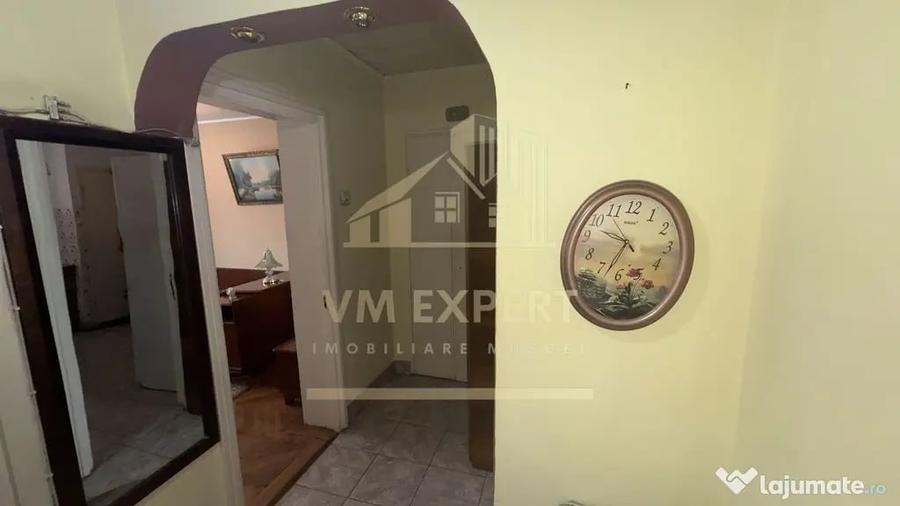 Apartament cu 2 camere decomandat în Sud