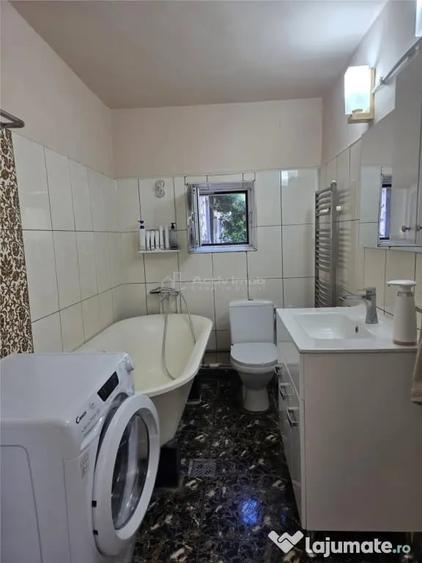 Casă cu 5 camere cu Teren 438 Mp în 23 August