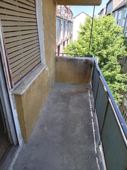 Apartament cu 3 camere decomandat în Rogerius
