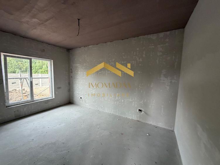 Duplex cu 3 camere cu Canalizare în Sânmihaiu Român