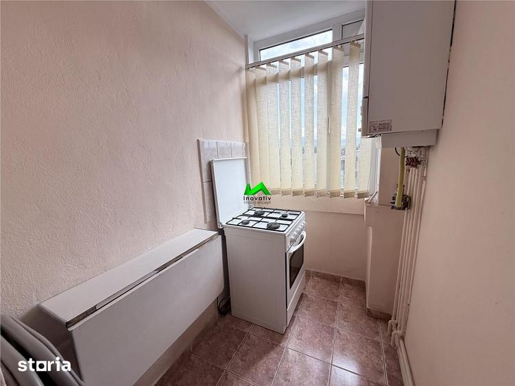 Garsonieră decomandată în Central
