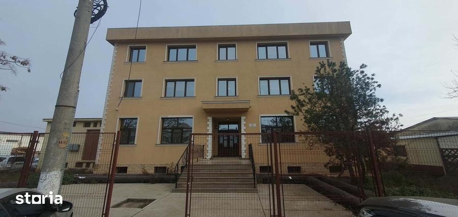 Spațiu comercial, de 807 mp, în Halta Traian