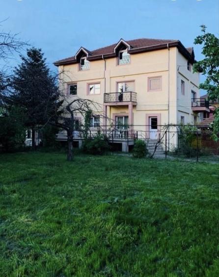 Casă cu 4 camere cu Teren 1580 Mp în Cățelu
