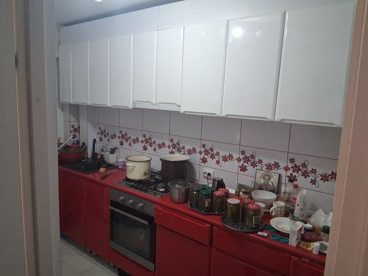 Apartament 70m2 cu 3camere si 2 bai zona valea rosie - 1