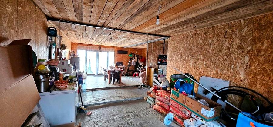 Casă individuală cu 2 camere cu Teren 5600 Mp în Golești