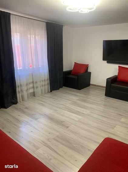 Casă cu 4 camere cu Teren 240 Mp în 9 Mai