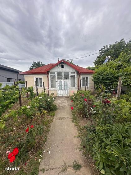 De vanzare casa in Roman, zona Pietei Mari, teren de 1300mp - 5