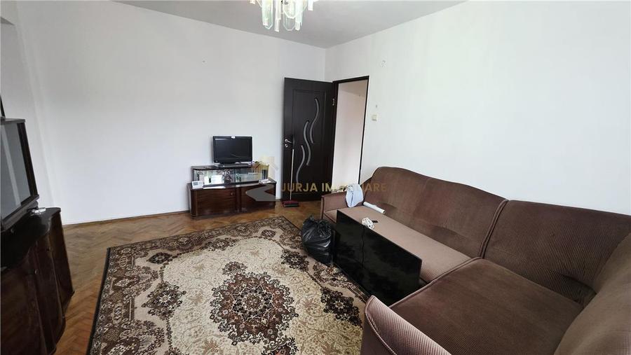 Apartament cu 3 camere semidecomandat, mobilat în Grigorescu