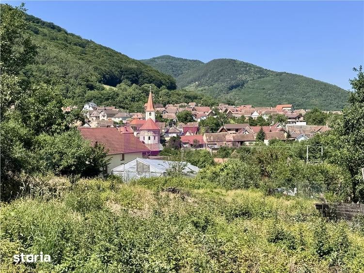 Teren de 1730 mp, în Poplaca