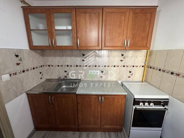Apartament cu 2 camere semidecomandat, mobilat în Central