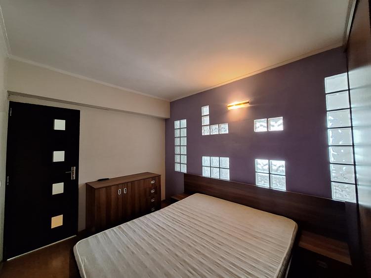 Apartament cu 3 camere decomandat, mobilat în Florești