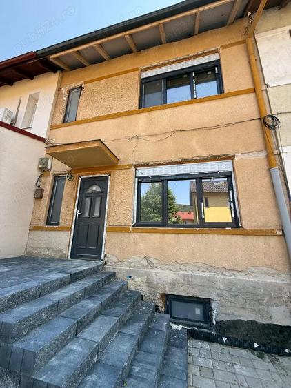 Casă cu 4 camere în Luncă