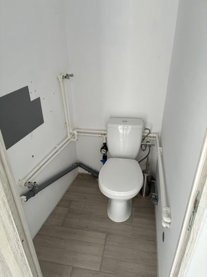 Spațiu comercial, de 20 mp, în Uverturii