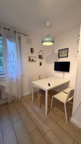 Apartament cu 3 camere decomandat în Drumul Taberei