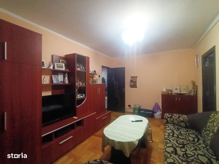 Apartament cu 2 camere semidecomandat în Aurel Vlaicu