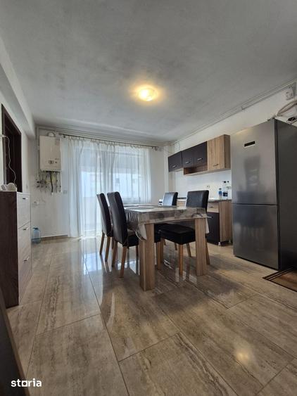 Apartament cu 3 camere în Confecții