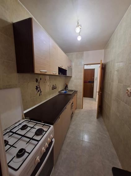 Garsonieră decomandată, mobilată în Colentina