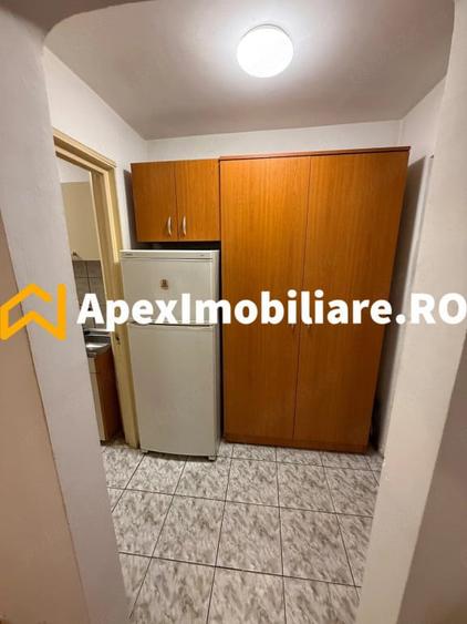 Apartament cu 3 camere decomandat în Drumul Taberei