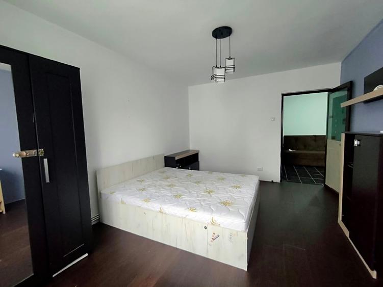 Apartament cu 2 camere decomandat în Bd. Independenței