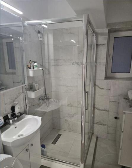 Apartament cu 2 camere decomandat, mobilat în P-ța Romană