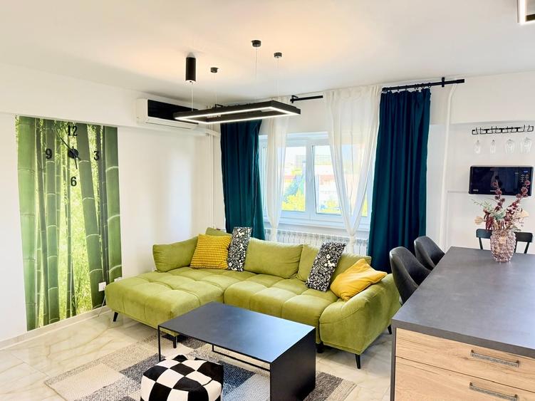 Apartament cu 3 camere semidecomandat în Băneasa