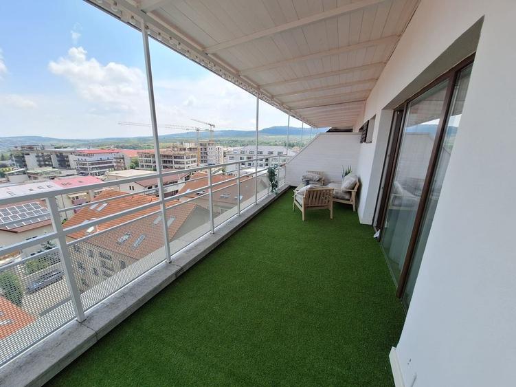 Apartament cu 5 camere decomandat, mobilat în Bună Ziua