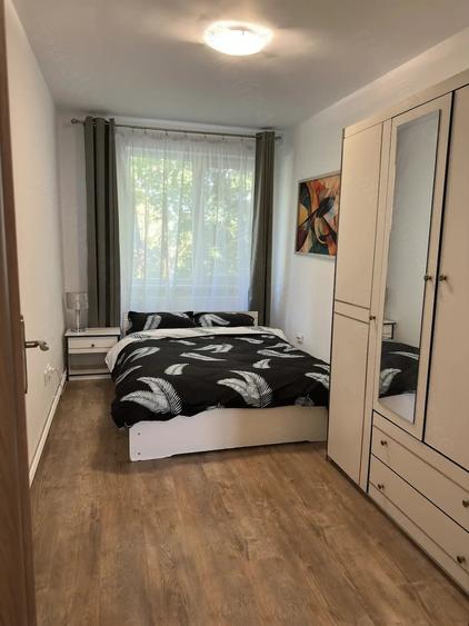 Apartament cu 3 camere decomandat în Medicină