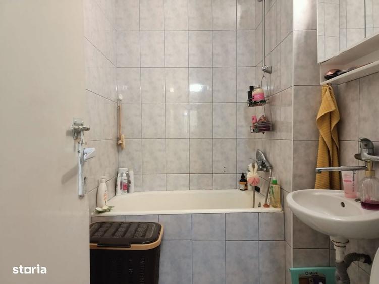 Apartament cu 2 camere decomandat în Gruia