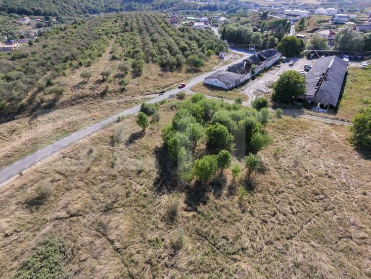 Teren agricol extravilan de 2200 mp, în Baciu