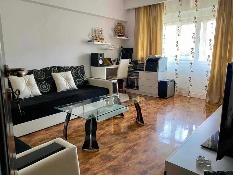 Apartament cu 3 camere decomandat în Ostroveni