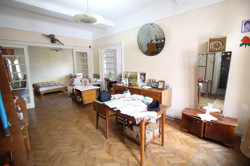 Casă individuală cu 4 camere cu Canalizare în Central