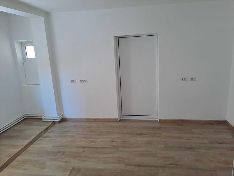 Spațiu comercial, de 120 mp, în Central