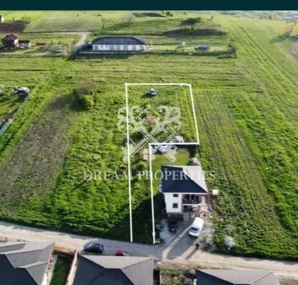 Teren agricol intravilan de 854 mp, în Dezmir