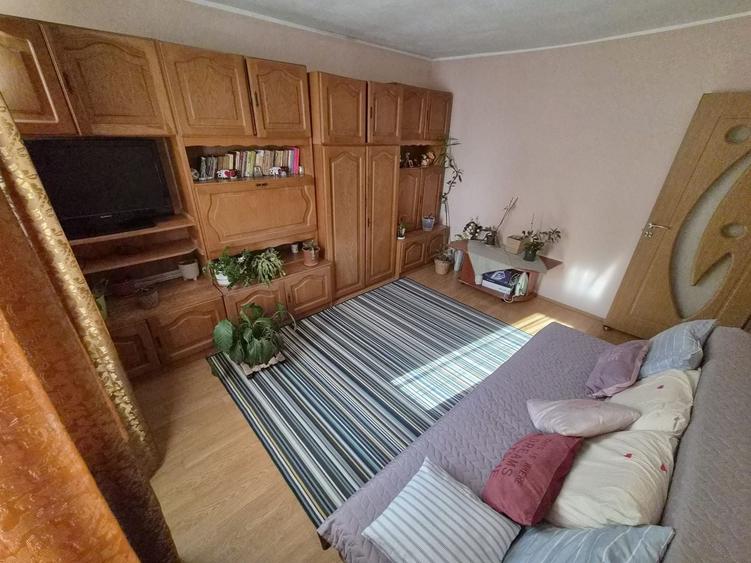 Apartament cu 2 camere decomandat, mobilat în Complex Studențesc