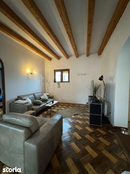Apartament cu 4 camere, mobilat în Centrul Istoric