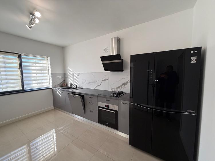 Duplex cu 4 camere cu Canalizare în Șura Mică