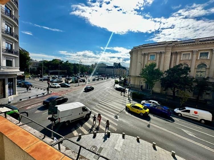 Apartament cu 3 camere semidecomandat în Calea Victoriei